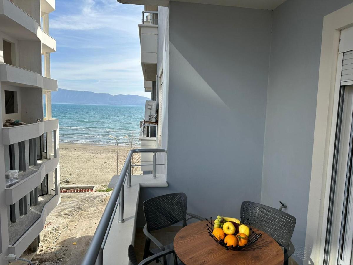Trea Accomodations - On Private Beach With Sunbed & Umbrella Vlorë Eksteriør bilde