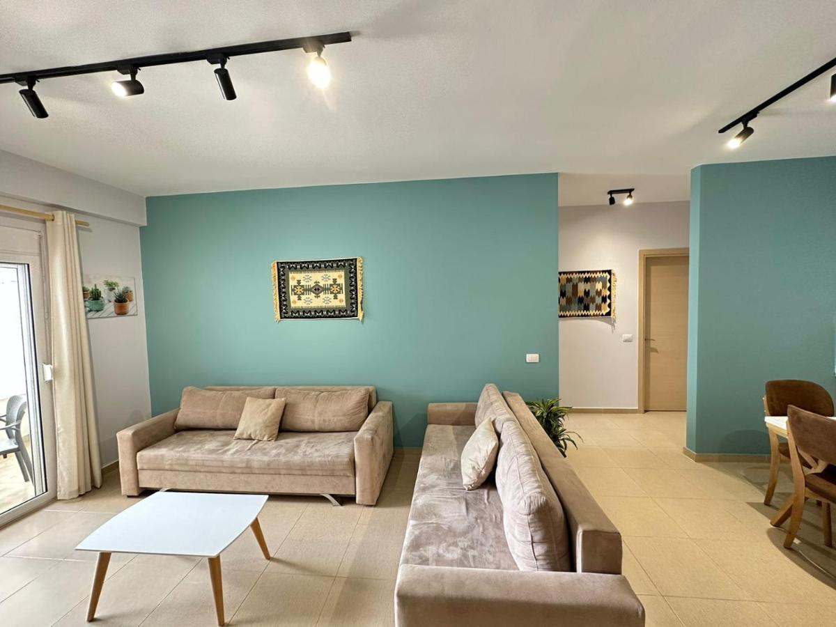 Trea Accomodations - On Private Beach With Sunbed & Umbrella Vlorë Eksteriør bilde